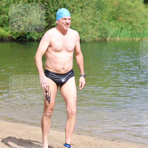 16.06.2024 - 26. Vierlanden-Triathlon Strokosch-Dieckow http://msf.ph/oto/6309442 16.06.2024 09:53:48 Schwimmen 67, 156, 67, 156 meine-sportfotos.de