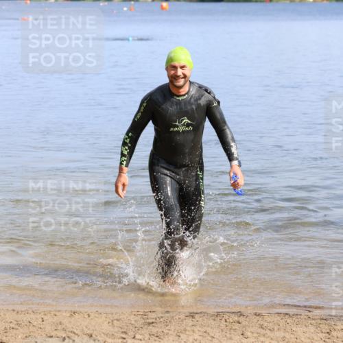 16.06.2024 - 26. Vierlanden-Triathlon Strokosch-Dieckow http://msf.ph/oto/6309656 16.06.2024 09:54:37 Schwimmen 94, 119, 94, 119 meine-sportfotos.de