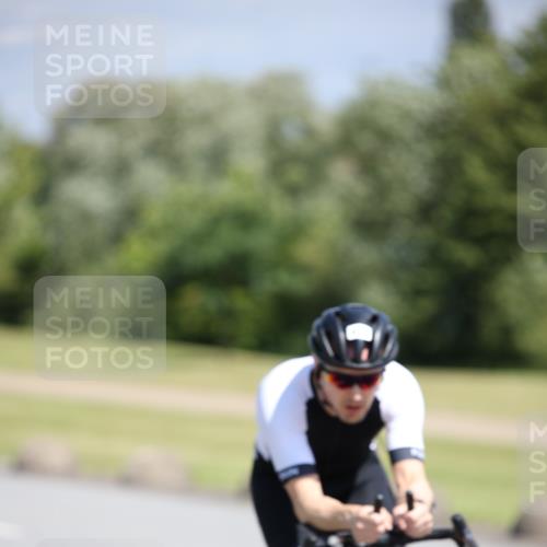 16.06.2024 - 26. Vierlanden-Triathlon Jannik Wohlers http://msf.ph/oto/6309819 16.06.2024 11:41:14 Radfahren 138, 142, 174, 185, 224, 413 meine-sportfotos.de