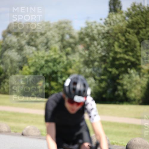 16.06.2024 - 26. Vierlanden-Triathlon Jannik Wohlers http://msf.ph/oto/6310370 16.06.2024 11:41:22 Radfahren 138, 174, 185, 186, 196, 230, 273, 294, 349, 413, 448 meine-sportfotos.de