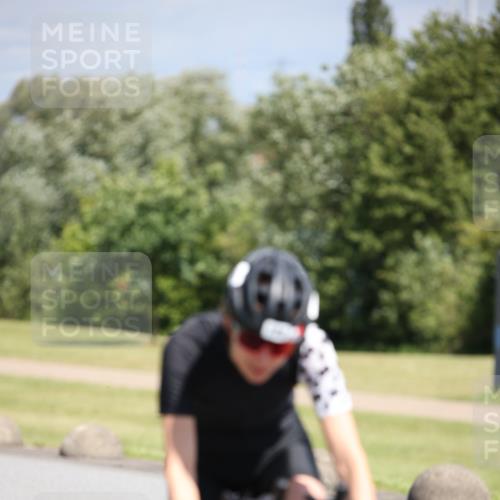 16.06.2024 - 26. Vierlanden-Triathlon Jannik Wohlers http://msf.ph/oto/6310379 16.06.2024 11:41:22 Radfahren 138, 174, 185, 186, 196, 230, 273, 294, 349, 413, 448 meine-sportfotos.de