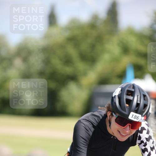 16.06.2024 - 26. Vierlanden-Triathlon Jannik Wohlers http://msf.ph/oto/6310452 16.06.2024 11:41:22 Radfahren 138, 174, 185, 186, 196, 230, 273, 294, 349, 413, 448 meine-sportfotos.de