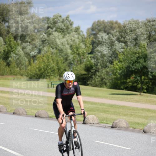 16.06.2024 - 26. Vierlanden-Triathlon Jannik Wohlers http://msf.ph/oto/6310543 16.06.2024 11:42:49 Radfahren 415, 439 meine-sportfotos.de