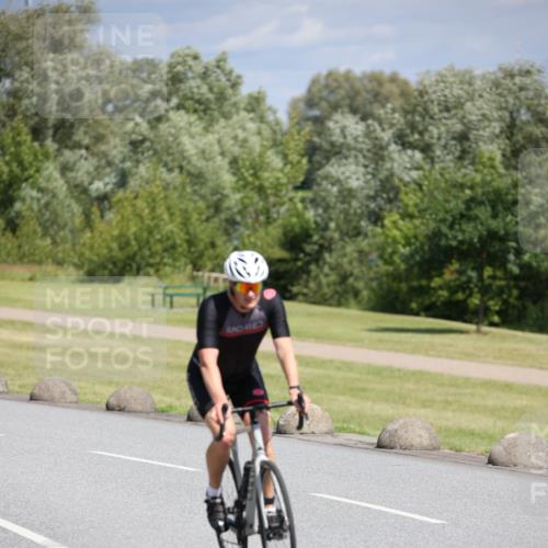 16.06.2024 - 26. Vierlanden-Triathlon Jannik Wohlers http://msf.ph/oto/6310556 16.06.2024 11:42:49 Radfahren 415, 439 meine-sportfotos.de