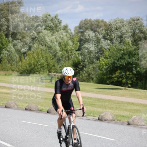16.06.2024 - 26. Vierlanden-Triathlon Jannik Wohlers http://msf.ph/oto/6310565 16.06.2024 11:42:50 Radfahren 415, 447 meine-sportfotos.de