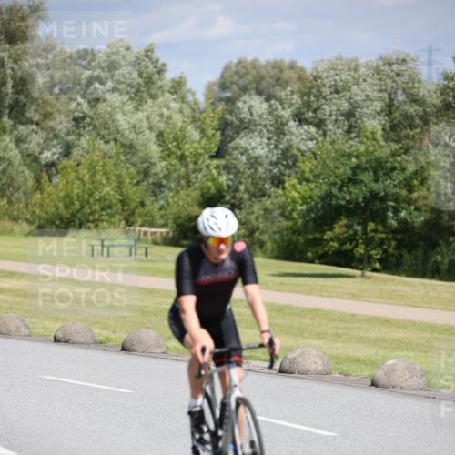 16.06.2024 - 26. Vierlanden-Triathlon Jannik Wohlers http://msf.ph/oto/6310576 16.06.2024 11:42:50 Radfahren 415, 447 meine-sportfotos.de