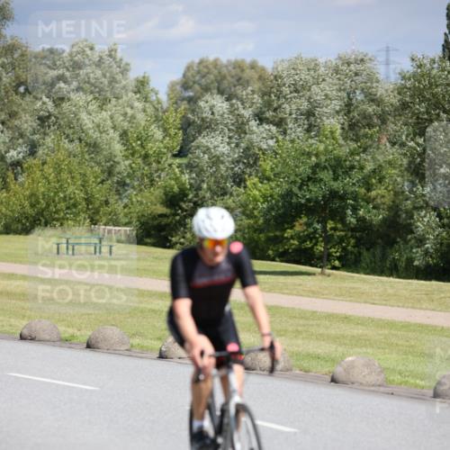 16.06.2024 - 26. Vierlanden-Triathlon Jannik Wohlers http://msf.ph/oto/6310616 16.06.2024 11:42:50 Radfahren 415, 447 meine-sportfotos.de
