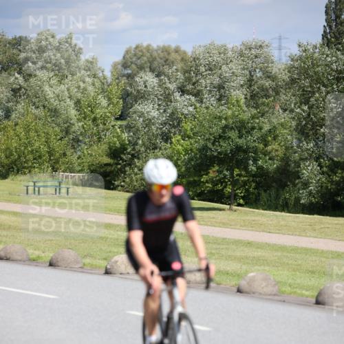 16.06.2024 - 26. Vierlanden-Triathlon Jannik Wohlers http://msf.ph/oto/6310622 16.06.2024 11:42:50 Radfahren 415, 447 meine-sportfotos.de