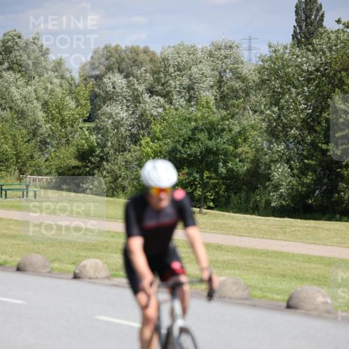 16.06.2024 - 26. Vierlanden-Triathlon Jannik Wohlers http://msf.ph/oto/6310639 16.06.2024 11:42:50 Radfahren 415, 447 meine-sportfotos.de