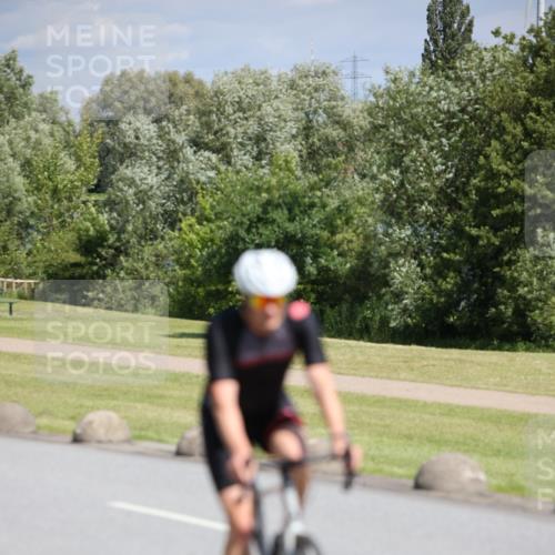 16.06.2024 - 26. Vierlanden-Triathlon Jannik Wohlers http://msf.ph/oto/6310645 16.06.2024 11:42:50 Radfahren 415, 447 meine-sportfotos.de