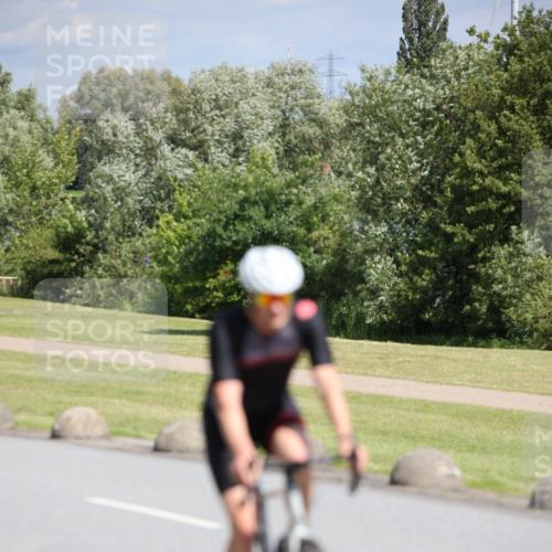16.06.2024 - 26. Vierlanden-Triathlon Jannik Wohlers http://msf.ph/oto/6310661 16.06.2024 11:42:50 Radfahren 415, 447 meine-sportfotos.de