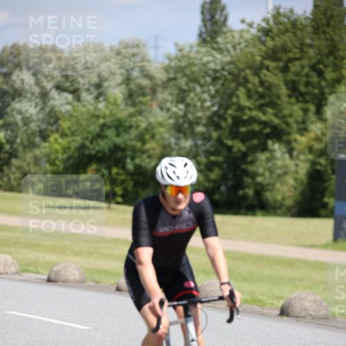 16.06.2024 - 26. Vierlanden-Triathlon Jannik Wohlers http://msf.ph/oto/6310691 16.06.2024 11:42:50 Radfahren 415, 447 meine-sportfotos.de
