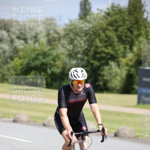 16.06.2024 - 26. Vierlanden-Triathlon Jannik Wohlers http://msf.ph/oto/6310707 16.06.2024 11:42:50 Radfahren 415, 447 meine-sportfotos.de