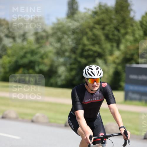 16.06.2024 - 26. Vierlanden-Triathlon Jannik Wohlers http://msf.ph/oto/6310728 16.06.2024 11:42:50 Radfahren 415, 447 meine-sportfotos.de
