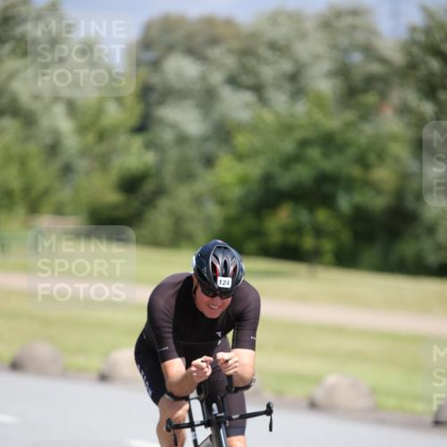 16.06.2024 - 26. Vierlanden-Triathlon Jannik Wohlers http://msf.ph/oto/6311264 16.06.2024 11:43:17 Radfahren 124, 131, 216 meine-sportfotos.de