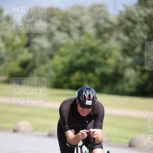 16.06.2024 - 26. Vierlanden-Triathlon Jannik Wohlers http://msf.ph/oto/6311287 16.06.2024 11:43:17 Radfahren 124, 131, 216 meine-sportfotos.de