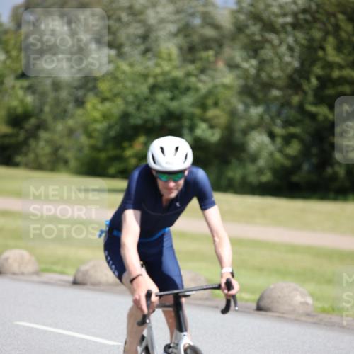 16.06.2024 - 26. Vierlanden-Triathlon Jannik Wohlers http://msf.ph/oto/6311531 16.06.2024 11:43:31 Radfahren 10, 60, 195, 452 meine-sportfotos.de