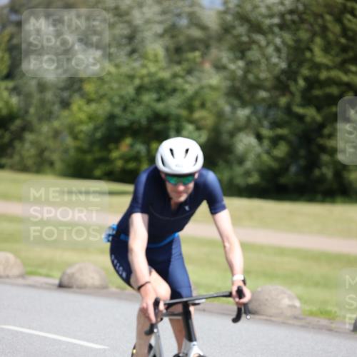 16.06.2024 - 26. Vierlanden-Triathlon Jannik Wohlers http://msf.ph/oto/6311535 16.06.2024 11:43:31 Radfahren 10, 60, 195, 452 meine-sportfotos.de