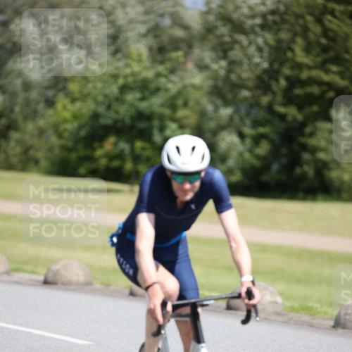 16.06.2024 - 26. Vierlanden-Triathlon Jannik Wohlers http://msf.ph/oto/6311538 16.06.2024 11:43:31 Radfahren 10, 60, 195, 452 meine-sportfotos.de