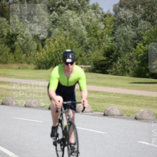16.06.2024 - 26. Vierlanden-Triathlon Jannik Wohlers http://msf.ph/oto/6311709 16.06.2024 11:44:25 Radfahren 51, 270, 344 meine-sportfotos.de