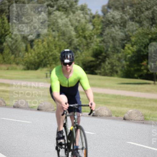 16.06.2024 - 26. Vierlanden-Triathlon Jannik Wohlers http://msf.ph/oto/6311718 16.06.2024 11:44:25 Radfahren 51, 270, 344 meine-sportfotos.de