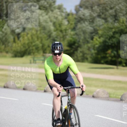16.06.2024 - 26. Vierlanden-Triathlon Jannik Wohlers http://msf.ph/oto/6311734 16.06.2024 11:44:25 Radfahren 51, 270, 344 meine-sportfotos.de