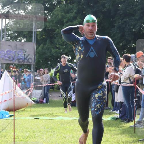 16.06.2024 - 26. Vierlanden-Triathlon Lena Gebhardt http://msf.ph/oto/6311815 16.06.2024 09:30:39 Schwimmen 5, 42, 5, 42 meine-sportfotos.de