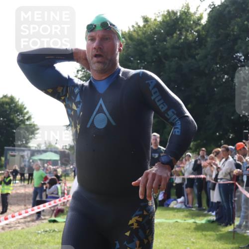 16.06.2024 - 26. Vierlanden-Triathlon Lena Gebhardt http://msf.ph/oto/6311836 16.06.2024 09:30:40 Schwimmen 5, 42, 5, 42 meine-sportfotos.de