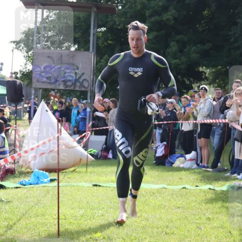 16.06.2024 - 26. Vierlanden-Triathlon Lena Gebhardt http://msf.ph/oto/6311849 16.06.2024 09:30:41 Schwimmen 5, 42, 5, 42 meine-sportfotos.de