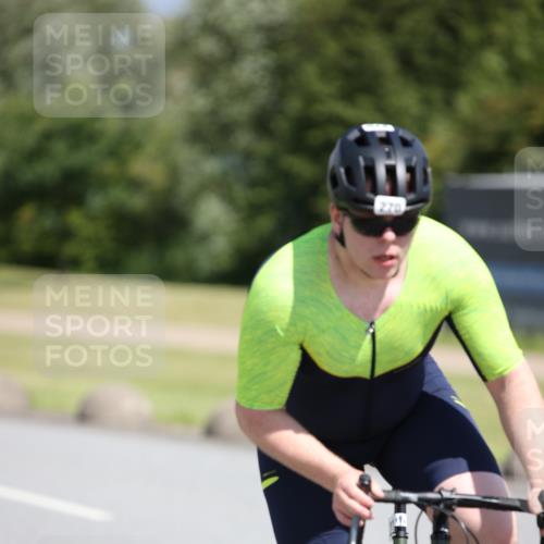 16.06.2024 - 26. Vierlanden-Triathlon Jannik Wohlers http://msf.ph/oto/6311850 16.06.2024 11:44:26 Radfahren 51, 225, 270, 344 meine-sportfotos.de