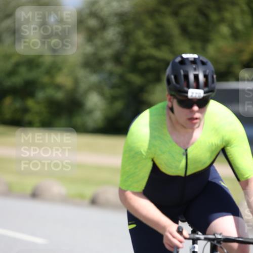16.06.2024 - 26. Vierlanden-Triathlon Jannik Wohlers http://msf.ph/oto/6311857 16.06.2024 11:44:26 Radfahren 51, 225, 270, 344 meine-sportfotos.de