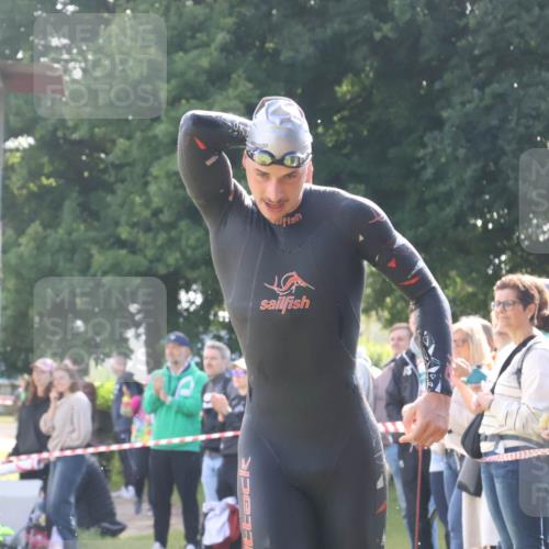16.06.2024 - 26. Vierlanden-Triathlon Lena Gebhardt http://msf.ph/oto/6311920 16.06.2024 09:32:24 Schwimmen 62, 62 meine-sportfotos.de