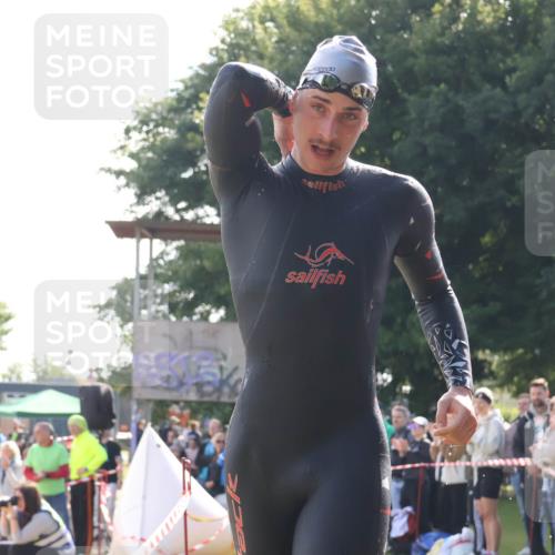 16.06.2024 - 26. Vierlanden-Triathlon Lena Gebhardt http://msf.ph/oto/6311934 16.06.2024 09:32:25 Schwimmen 62, 62 meine-sportfotos.de
