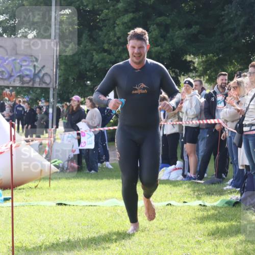 16.06.2024 - 26. Vierlanden-Triathlon Lena Gebhardt http://msf.ph/oto/6312004 16.06.2024 09:34:23 Schwimmen 35, 49, 68, 190, 35, 49, 68, 190 meine-sportfotos.de