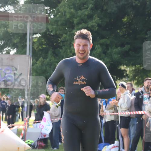 16.06.2024 - 26. Vierlanden-Triathlon Lena Gebhardt http://msf.ph/oto/6312012 16.06.2024 09:34:23 Schwimmen 35, 49, 68, 190, 35, 49, 68, 190 meine-sportfotos.de