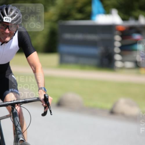 16.06.2024 - 26. Vierlanden-Triathlon Jannik Wohlers http://msf.ph/oto/6312039 16.06.2024 11:44:39 Radfahren 228, 280, 425, 448 meine-sportfotos.de