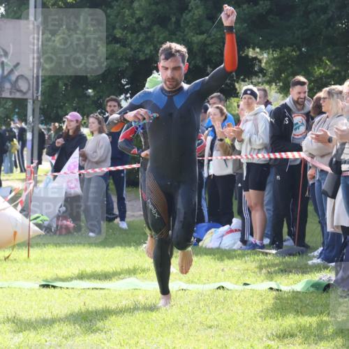 16.06.2024 - 26. Vierlanden-Triathlon Lena Gebhardt http://msf.ph/oto/6312056 16.06.2024 09:34:32 Schwimmen 14, 44, 49, 68, 76, 190, 14, 44, 49, 68, 76, 190 meine-sportfotos.de