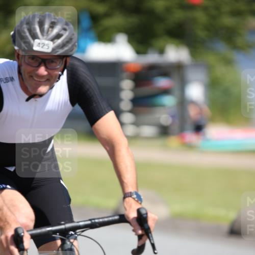 16.06.2024 - 26. Vierlanden-Triathlon Jannik Wohlers http://msf.ph/oto/6312084 16.06.2024 11:44:40 Radfahren 55, 228, 280, 322, 425, 448 meine-sportfotos.de