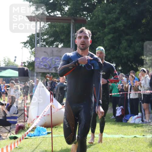 16.06.2024 - 26. Vierlanden-Triathlon Lena Gebhardt http://msf.ph/oto/6312085 16.06.2024 09:34:33 Schwimmen 14, 44, 49, 68, 76, 190, 14, 44, 49, 68, 76, 190 meine-sportfotos.de