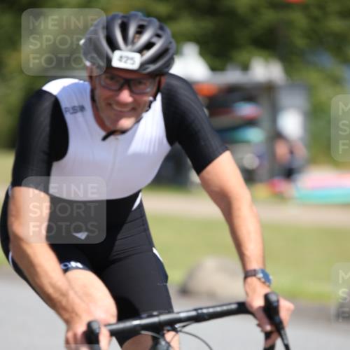 16.06.2024 - 26. Vierlanden-Triathlon Jannik Wohlers http://msf.ph/oto/6312090 16.06.2024 11:44:40 Radfahren 55, 228, 280, 322, 425, 448 meine-sportfotos.de