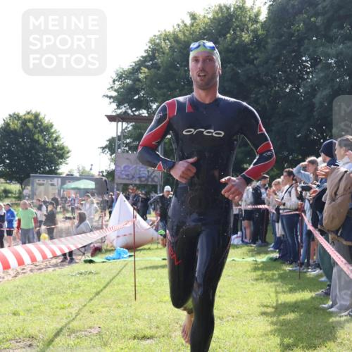 16.06.2024 - 26. Vierlanden-Triathlon Lena Gebhardt http://msf.ph/oto/6312131 16.06.2024 09:34:36 Schwimmen 14, 44, 49, 68, 76, 190, 14, 44, 49, 68, 76, 190 meine-sportfotos.de