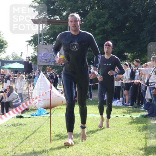 16.06.2024 - 26. Vierlanden-Triathlon Lena Gebhardt http://msf.ph/oto/6312274 16.06.2024 09:34:44 Schwimmen 14, 44, 76, 14, 44, 76 meine-sportfotos.de