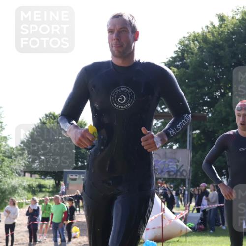 16.06.2024 - 26. Vierlanden-Triathlon Lena Gebhardt http://msf.ph/oto/6312295 16.06.2024 09:34:45 Schwimmen 14, 76, 14, 76 meine-sportfotos.de