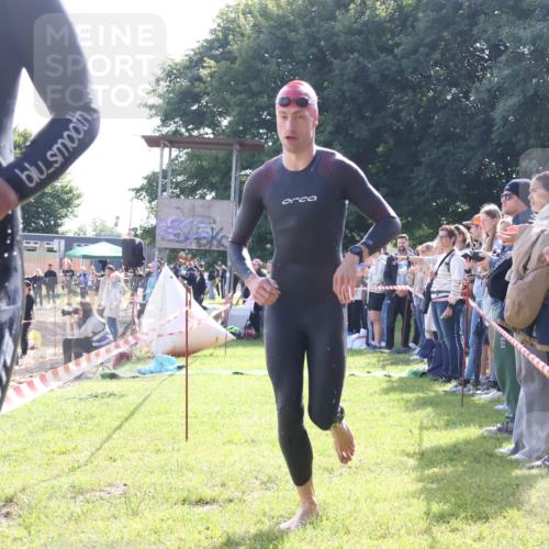16.06.2024 - 26. Vierlanden-Triathlon Lena Gebhardt http://msf.ph/oto/6312302 16.06.2024 09:34:46 Schwimmen 14, 76, 14, 76 meine-sportfotos.de