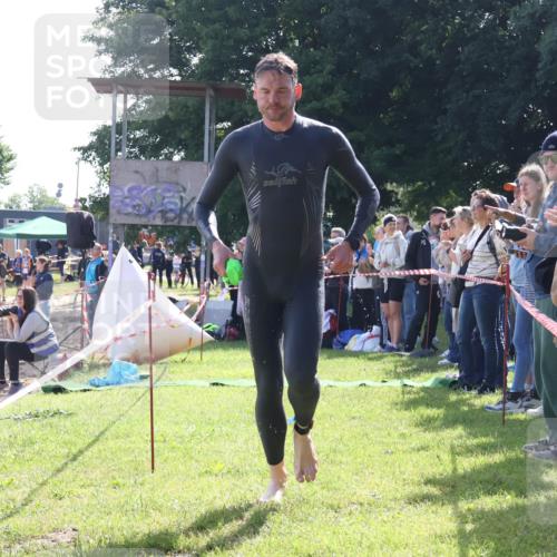 16.06.2024 - 26. Vierlanden-Triathlon Lena Gebhardt http://msf.ph/oto/6312397 16.06.2024 09:35:29 Schwimmen 25, 25 meine-sportfotos.de