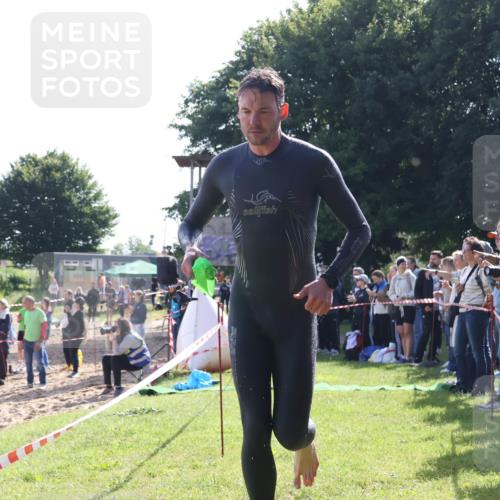 16.06.2024 - 26. Vierlanden-Triathlon Lena Gebhardt http://msf.ph/oto/6312411 16.06.2024 09:35:30 Schwimmen 25, 25 meine-sportfotos.de