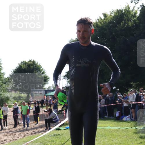 16.06.2024 - 26. Vierlanden-Triathlon Lena Gebhardt http://msf.ph/oto/6312418 16.06.2024 09:35:30 Schwimmen 25, 25 meine-sportfotos.de