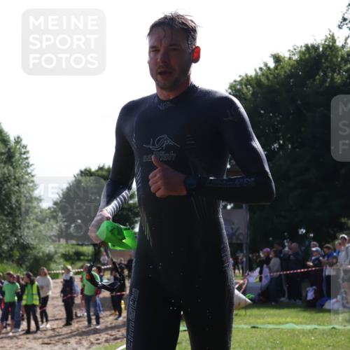 16.06.2024 - 26. Vierlanden-Triathlon Lena Gebhardt http://msf.ph/oto/6312426 16.06.2024 09:35:31 Schwimmen 25, 25 meine-sportfotos.de