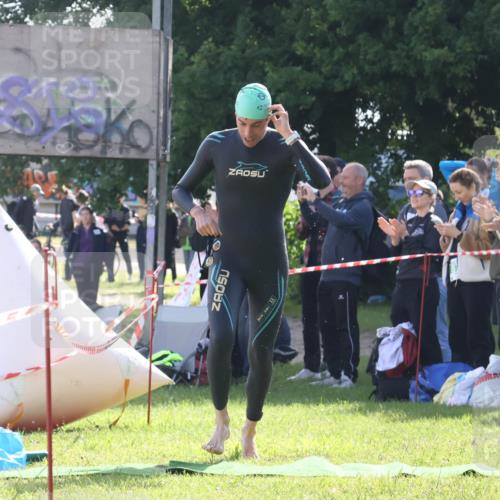 16.06.2024 - 26. Vierlanden-Triathlon Lena Gebhardt http://msf.ph/oto/6312442 16.06.2024 09:35:47 Schwimmen 56, 56 meine-sportfotos.de