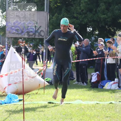 16.06.2024 - 26. Vierlanden-Triathlon Lena Gebhardt http://msf.ph/oto/6312450 16.06.2024 09:35:47 Schwimmen 56, 56 meine-sportfotos.de